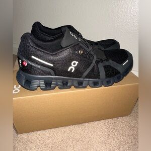 On Running Cloud 5 Women’s Sneakers